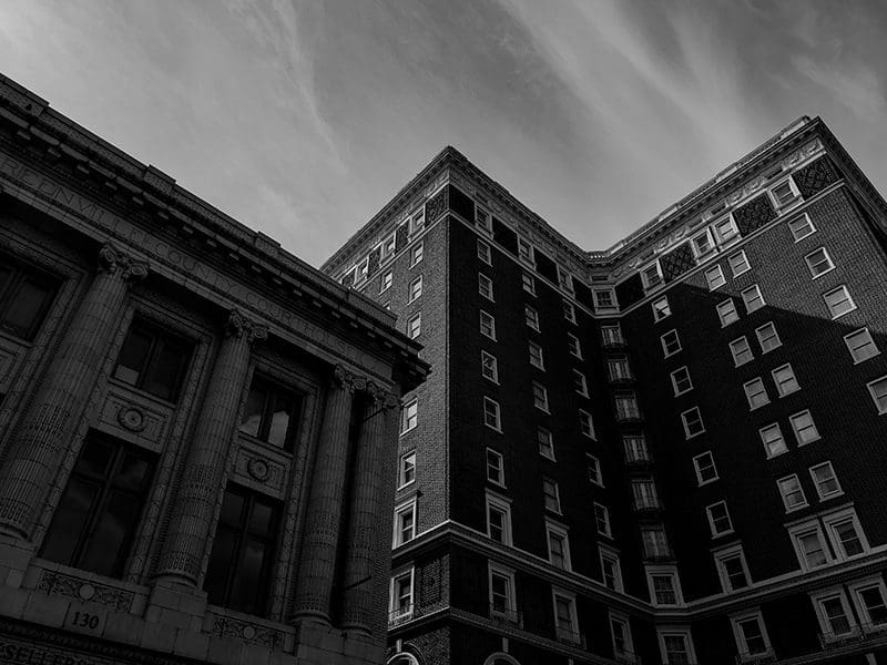 A black and white photo of some buildings